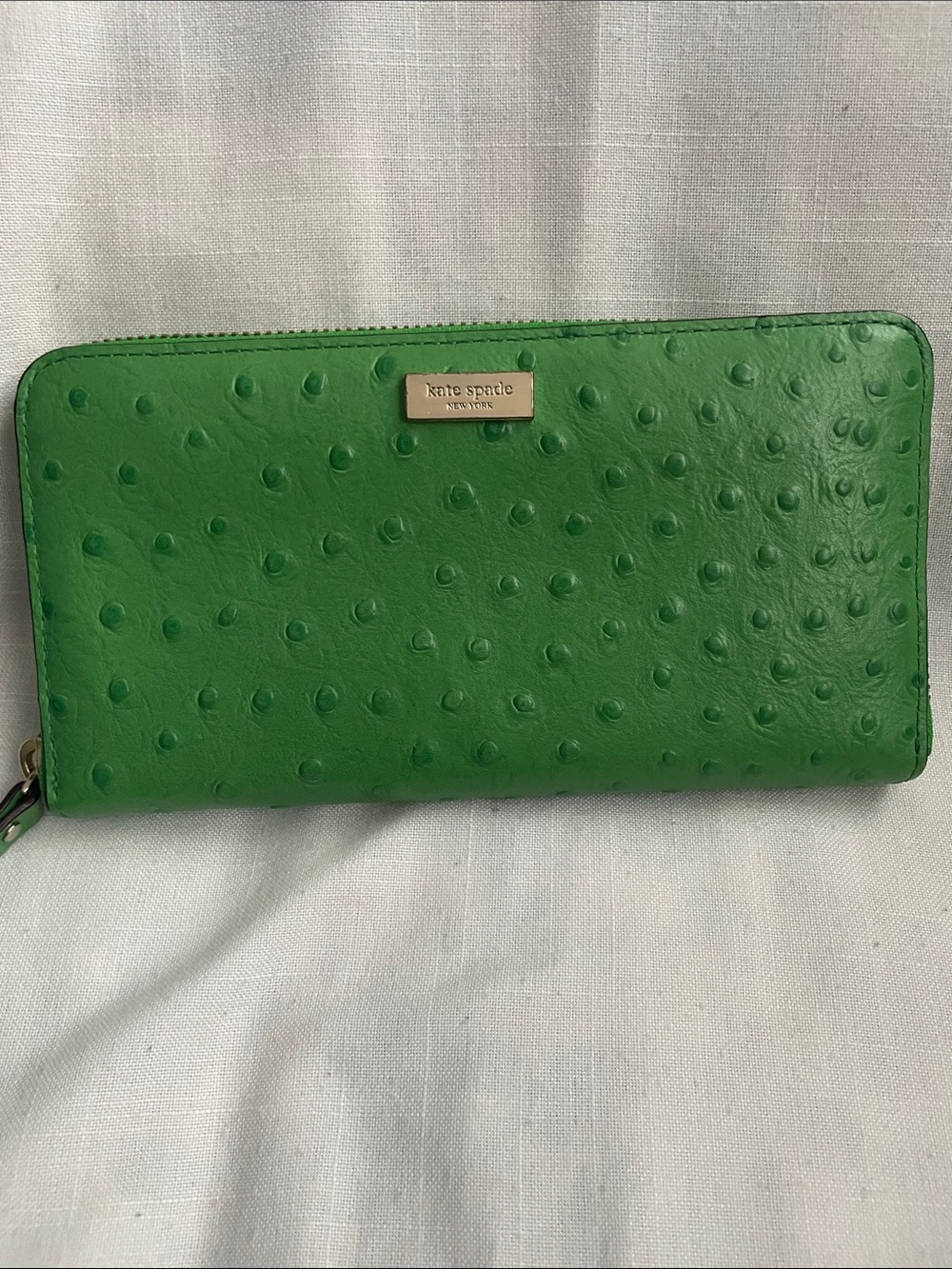 kate spade Green Ostrich-Texture Zip Around Wallet EUC